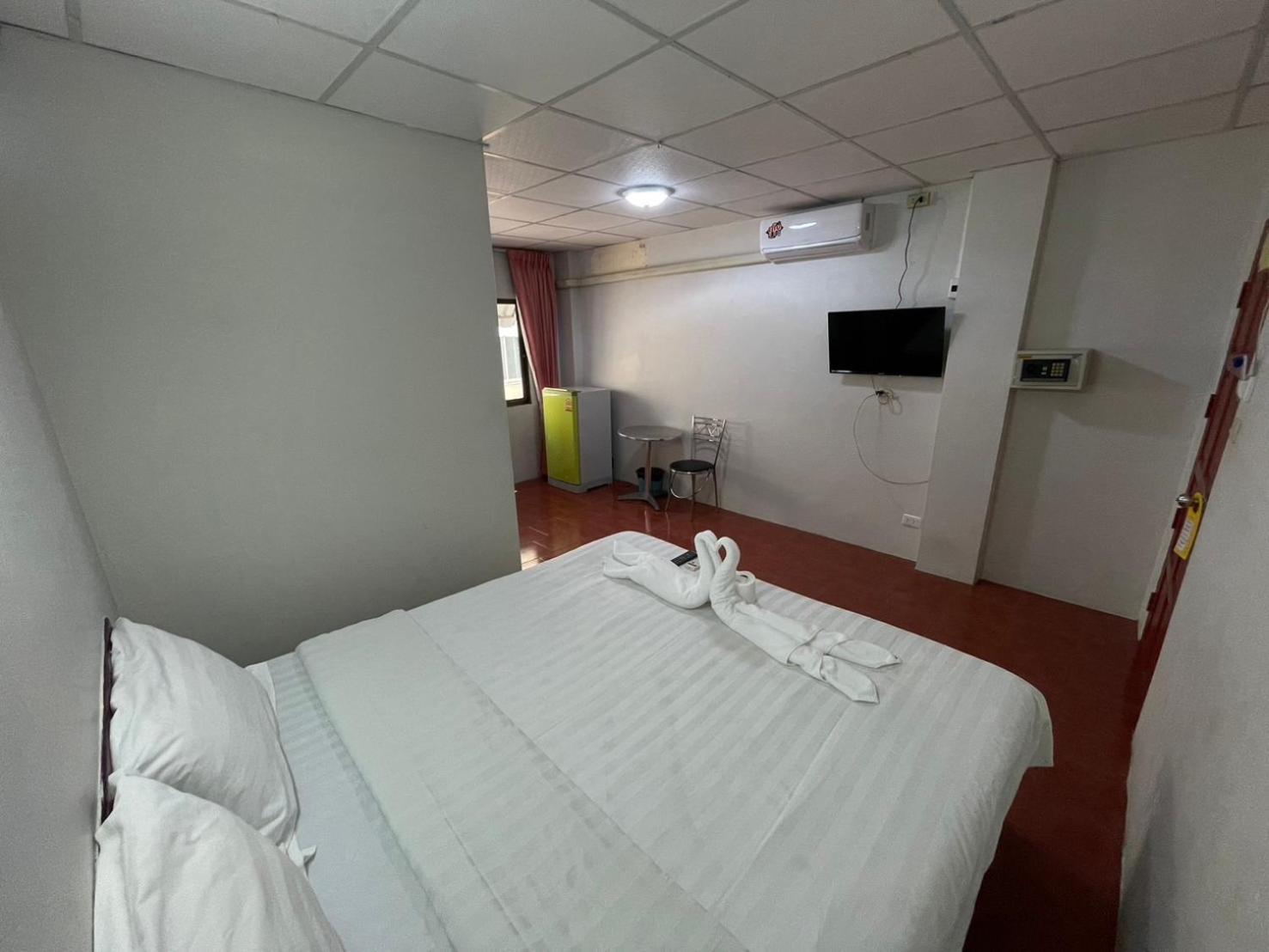 Malee Guesthouse And Restaurant Pattaya Zewnętrze zdjęcie