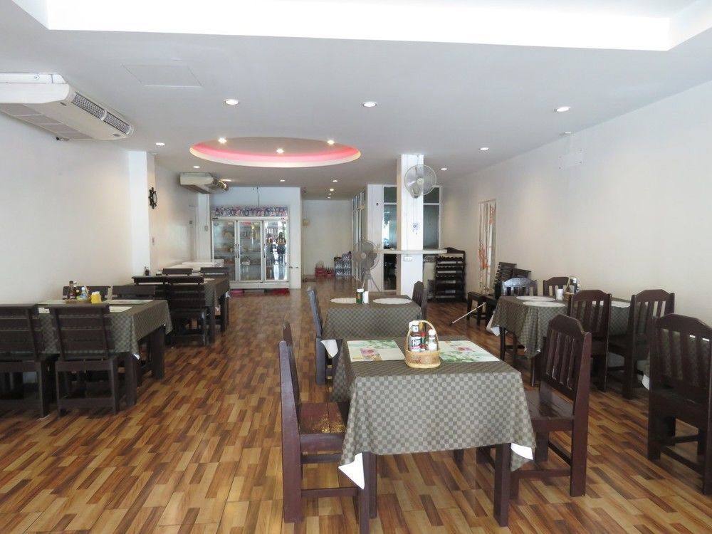 Malee Guesthouse And Restaurant Pattaya Zewnętrze zdjęcie