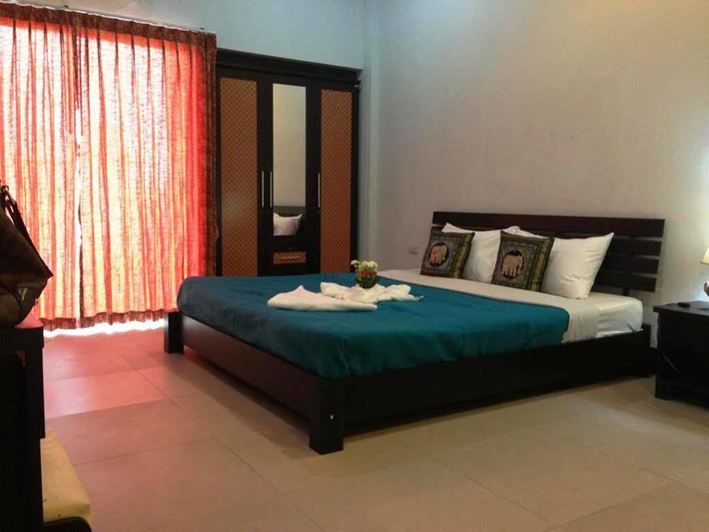 Malee Guesthouse And Restaurant Pattaya Zewnętrze zdjęcie